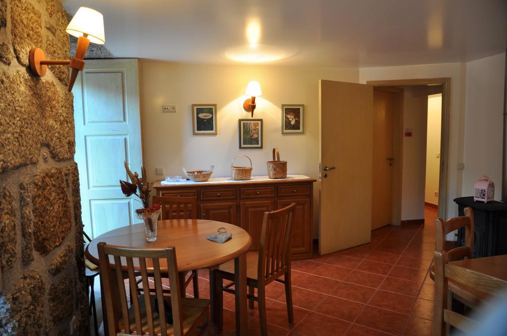 Casa Do Meio Da Vila Loriga Extérieur photo